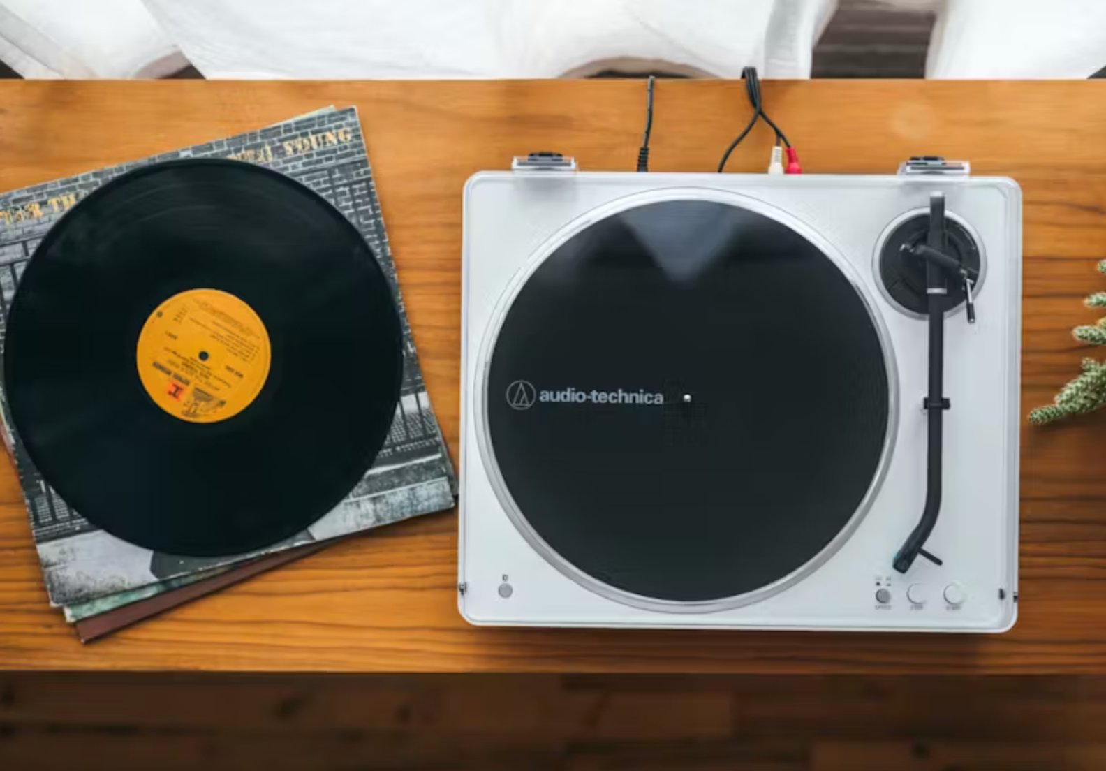 Audio-Technica Fully Automatic Belt Drive Turntable - White/Silver